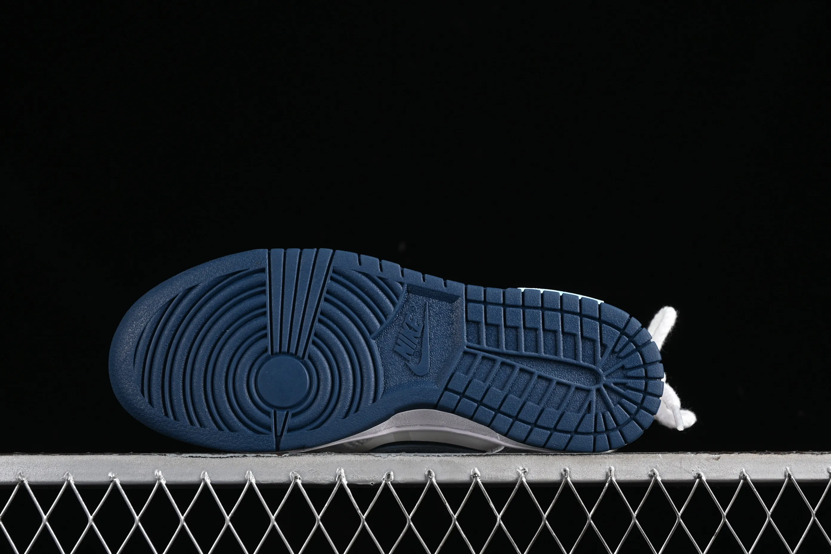 All Categories Nk SB Dunk Series Nk SB Dunk Low Low-top casual sneakers Nk Dunk Low Panda Prank Wave Fisherman-Silver Sea Blue Shark Low-top casual sneakers DD1391-400